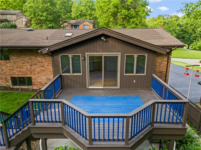 304 Clubview Drive, Peters Twp, PA 15317