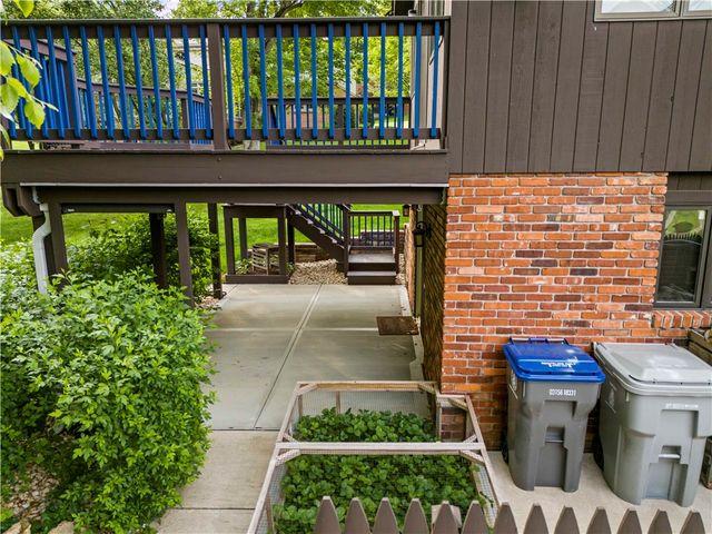 304 Clubview Drive, Peters Twp, PA 15317