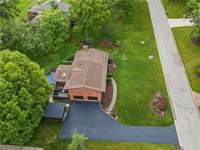 304 Clubview Drive, Peters Twp, PA 15317