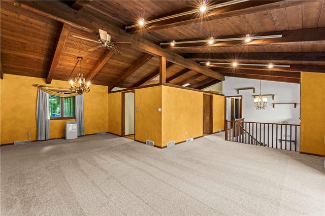 304 Clubview Drive, Peters Twp, PA 15317