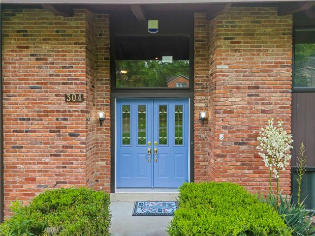 304 Clubview Drive, Peters Twp, PA 15317