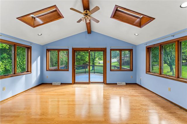 304 Clubview Drive, Peters Twp, PA 15317