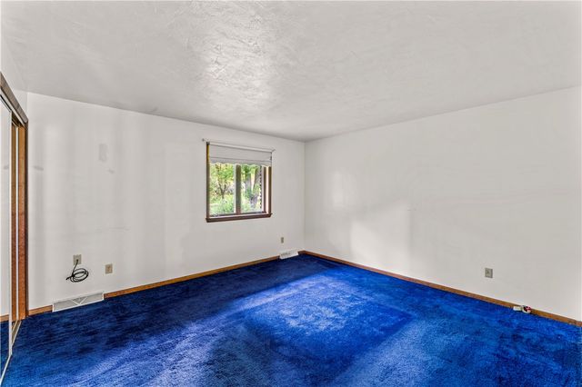 304 Clubview Drive, Peters Twp, PA 15317