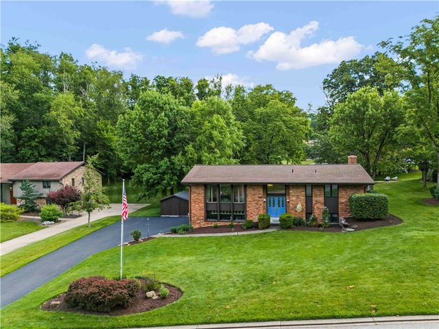 304 Clubview Drive, Peters Twp, PA 15317