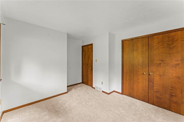 304 Clubview Drive, Peters Twp, PA 15317