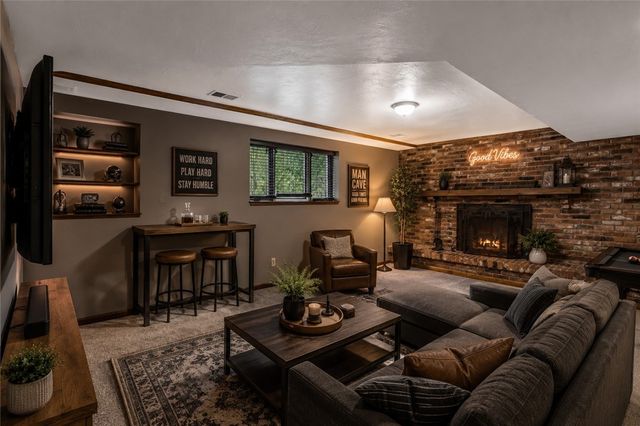 304 Clubview Drive, Peters Twp, PA 15317