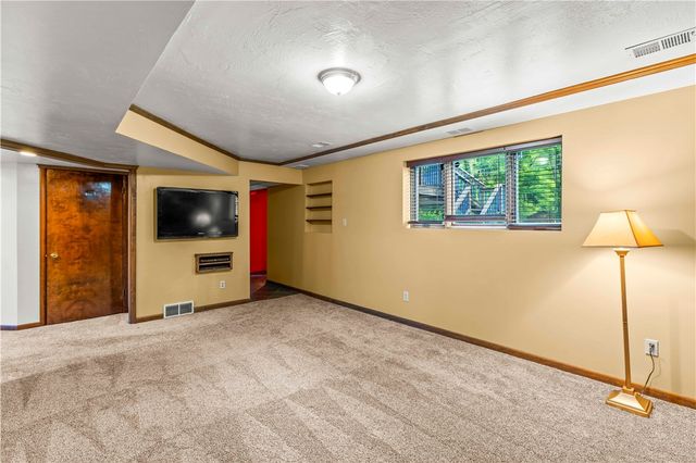 304 Clubview Drive, Peters Twp, PA 15317