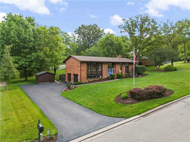 304 Clubview Drive, Peters Twp, PA 15317