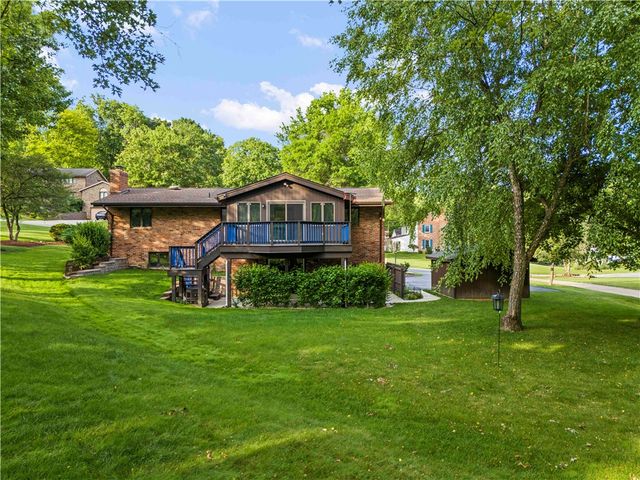 304 Clubview Drive, Peters Twp, PA 15317