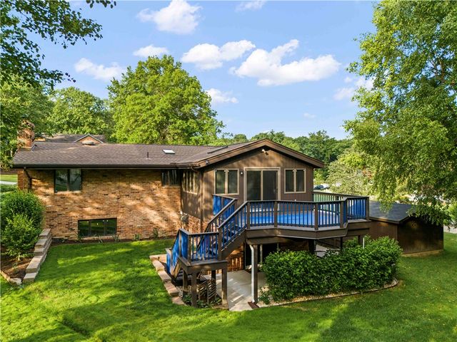 304 Clubview Drive, Peters Twp, PA 15317