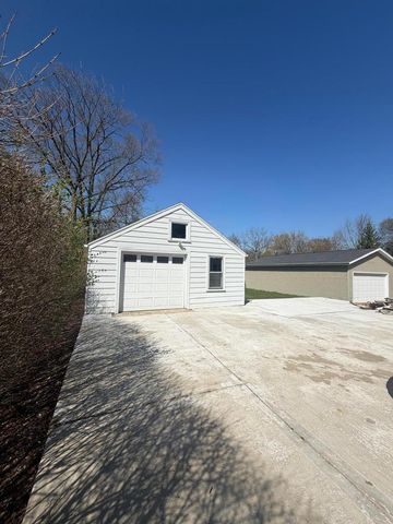 2833 128th STREET, New Berlin, WI 53151