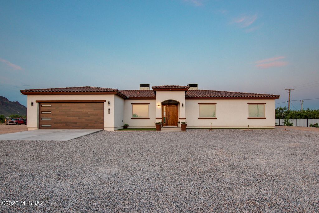 Image 1 of property listing at 5550 W Irvington Road, Tucson, AZ 85757