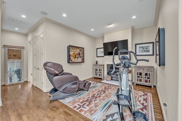 2705 Museum Way, Fort Worth, TX 76107