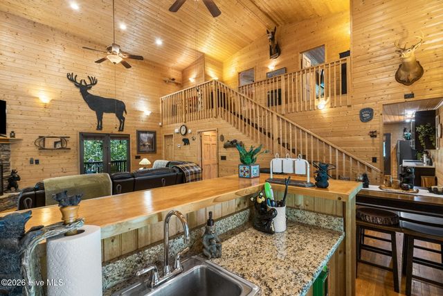 2390 Rainbow Ridge Road, Hiawassee, GA 30546