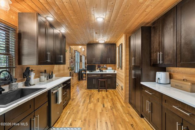 2390 Rainbow Ridge Road, Hiawassee, GA 30546