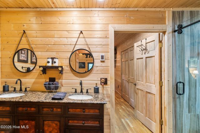 2390 Rainbow Ridge Road, Hiawassee, GA 30546