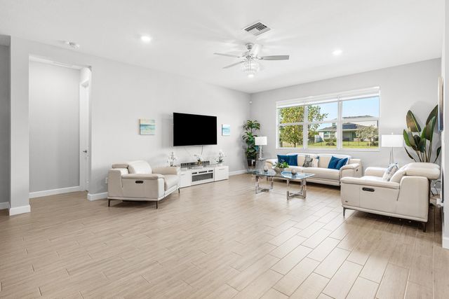 1317 Harvest View Crossing, Loxahatchee, FL 33470