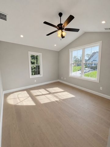 6 Hadley Heights Way, Freetown, MA 02702