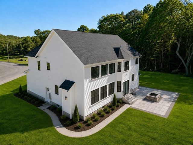 6 Hadley Heights Way, Freetown, MA 02702