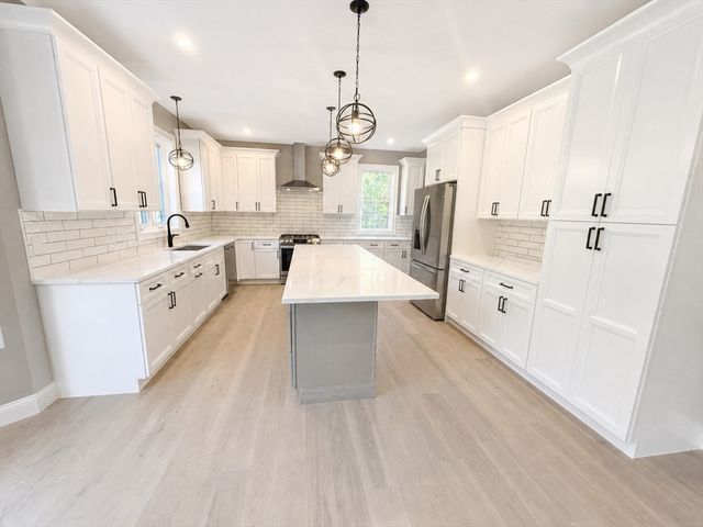 6 Hadley Heights Way, Freetown, MA 02702