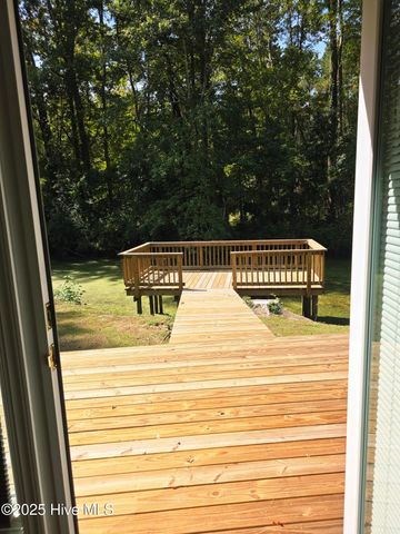 250 Waccamaw Shores Road, Lake Waccamaw, NC 28450