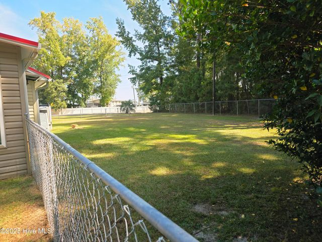 250 Waccamaw Shores Road, Lake Waccamaw, NC 28450