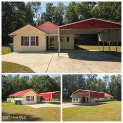 250 Waccamaw Shores Road, Lake Waccamaw, NC 28450