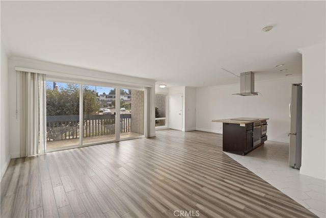 649 S Prospect 106, Redondo Beach, CA 90277
