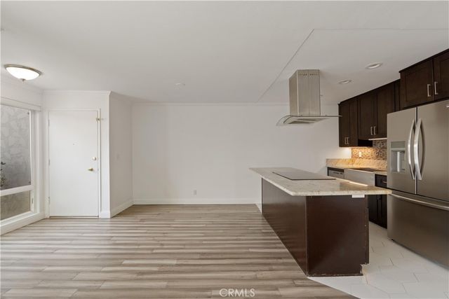 649 S Prospect 106, Redondo Beach, CA 90277