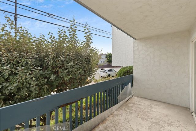 649 S Prospect 106, Redondo Beach, CA 90277