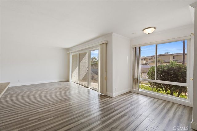 649 S Prospect 106, Redondo Beach, CA 90277