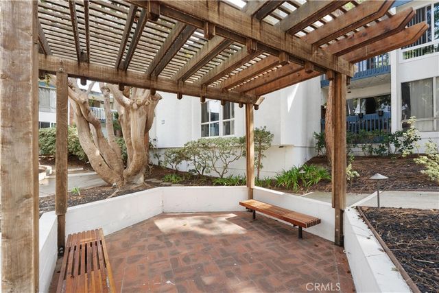 649 S Prospect 106, Redondo Beach, CA 90277