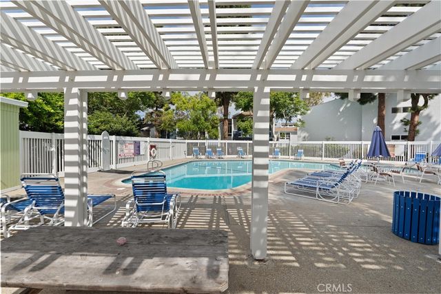 649 S Prospect 106, Redondo Beach, CA 90277