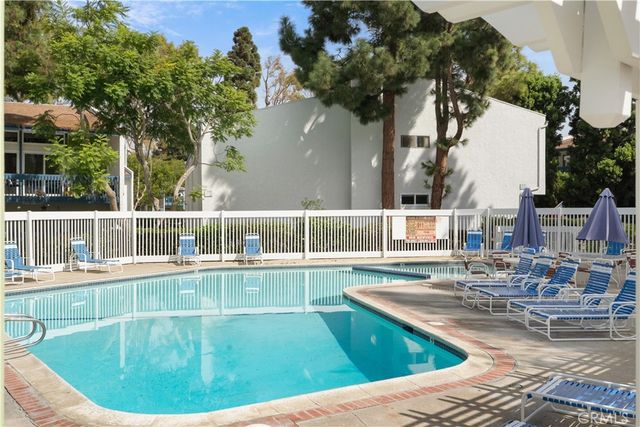 649 S Prospect 106, Redondo Beach, CA 90277