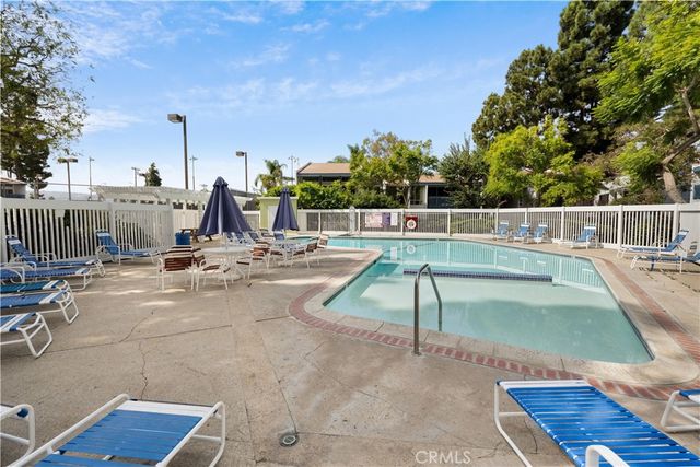 649 S Prospect 106, Redondo Beach, CA 90277