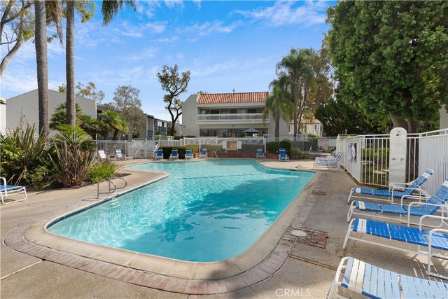 649 S Prospect 106, Redondo Beach, CA 90277