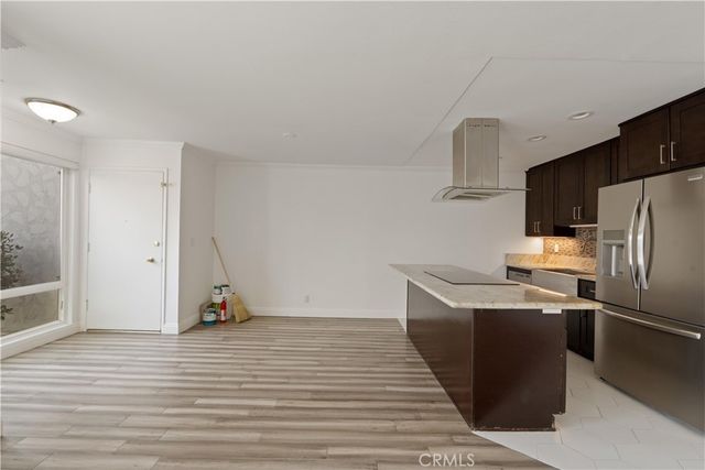 649 S Prospect 106, Redondo Beach, CA 90277