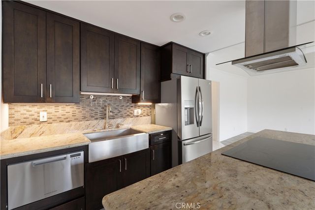 649 S Prospect 106, Redondo Beach, CA 90277
