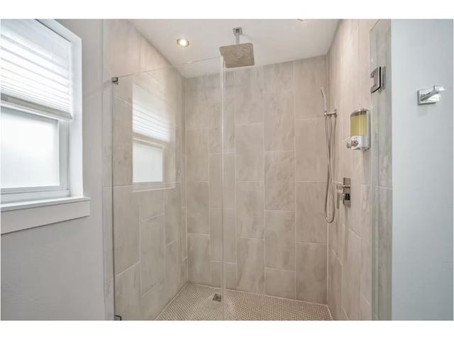 5719 Viking Drive, Houston, TX 77092