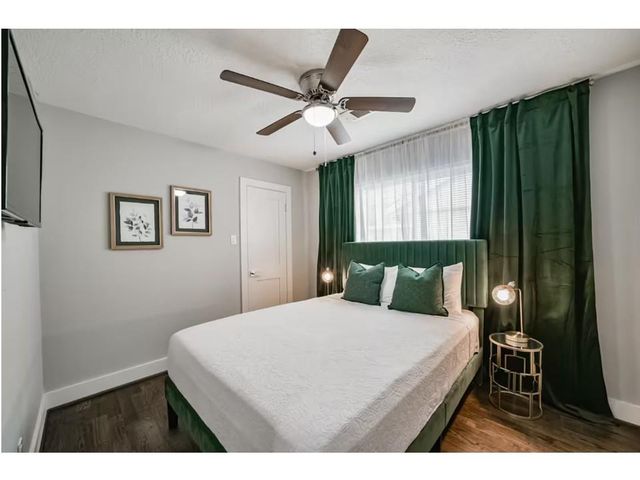 5719 Viking Drive, Houston, TX 77092