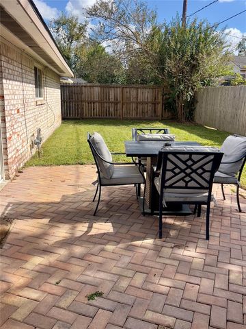 5719 Viking Drive, Houston, TX 77092