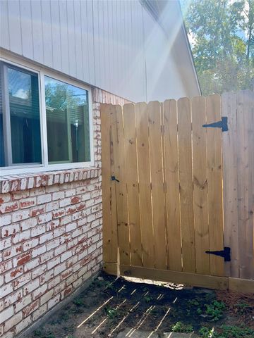 5719 Viking Drive, Houston, TX 77092