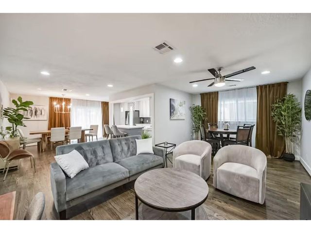 5719 Viking Drive, Houston, TX 77092