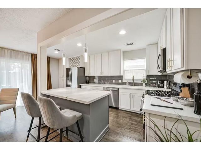 5719 Viking Drive, Houston, TX 77092