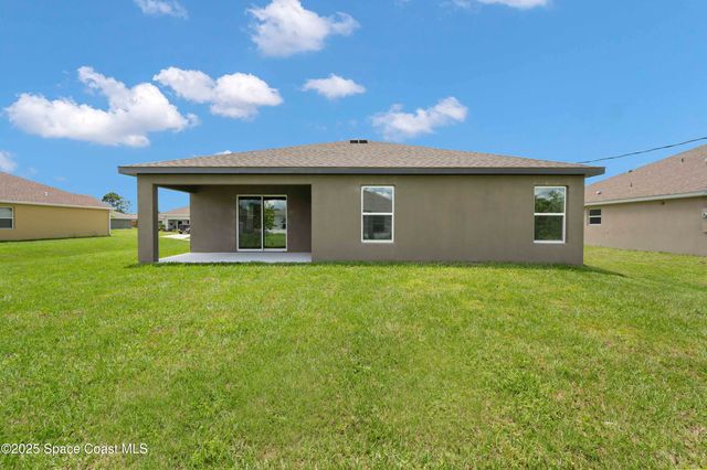 539 Hamwood Street SW, Palm Bay, FL 32908