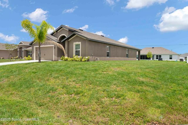 539 Hamwood Street SW, Palm Bay, FL 32908