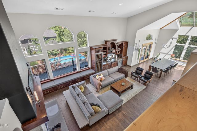 167 Tessa Lane, Ashland, OR 97520