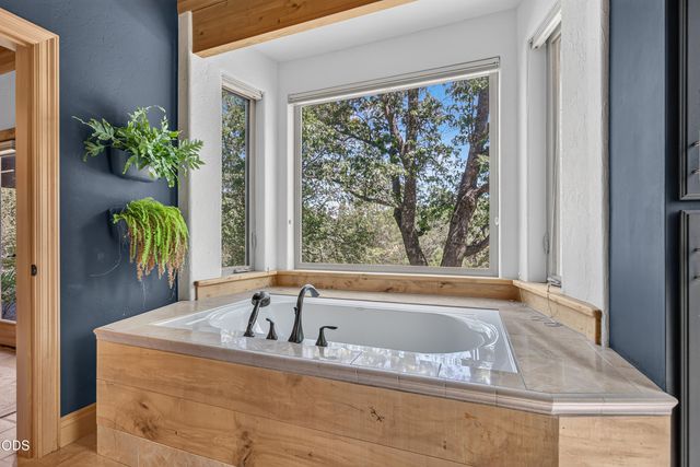 167 Tessa Lane, Ashland, OR 97520