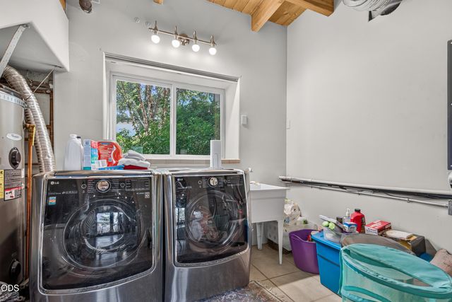 167 Tessa Lane, Ashland, OR 97520