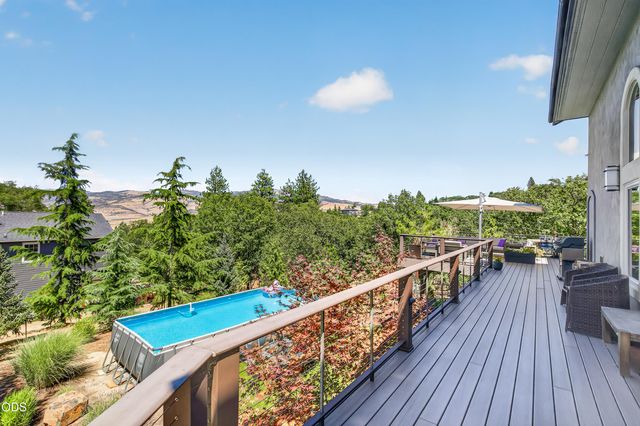 167 Tessa Lane, Ashland, OR 97520